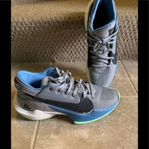 Nike Zoom Freak 2 Basketball ball shoes size 8